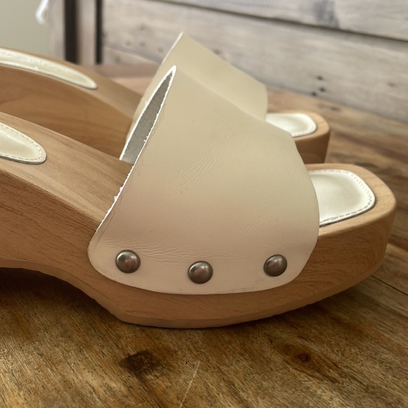 White splendid leather mules size 7M - Picture 6 of 6